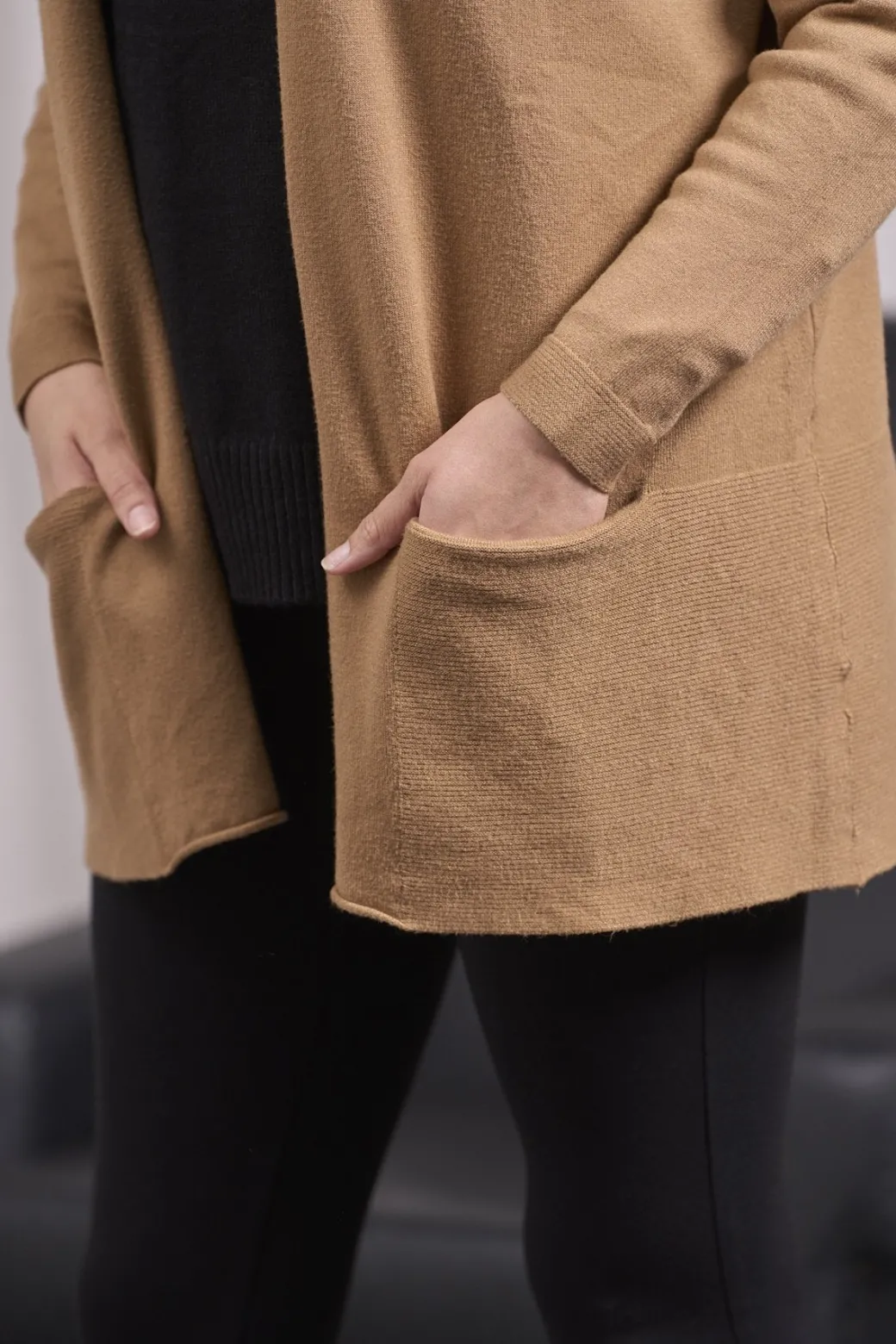 Cardigan sciallato con tasche CAMMELLO