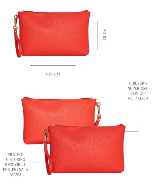 Clutch in ecopelle a grana con logo sul davanti e cinturino da polso P