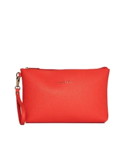 Clutch in ecopelle a grana con logo sul davanti e cinturino da polso P