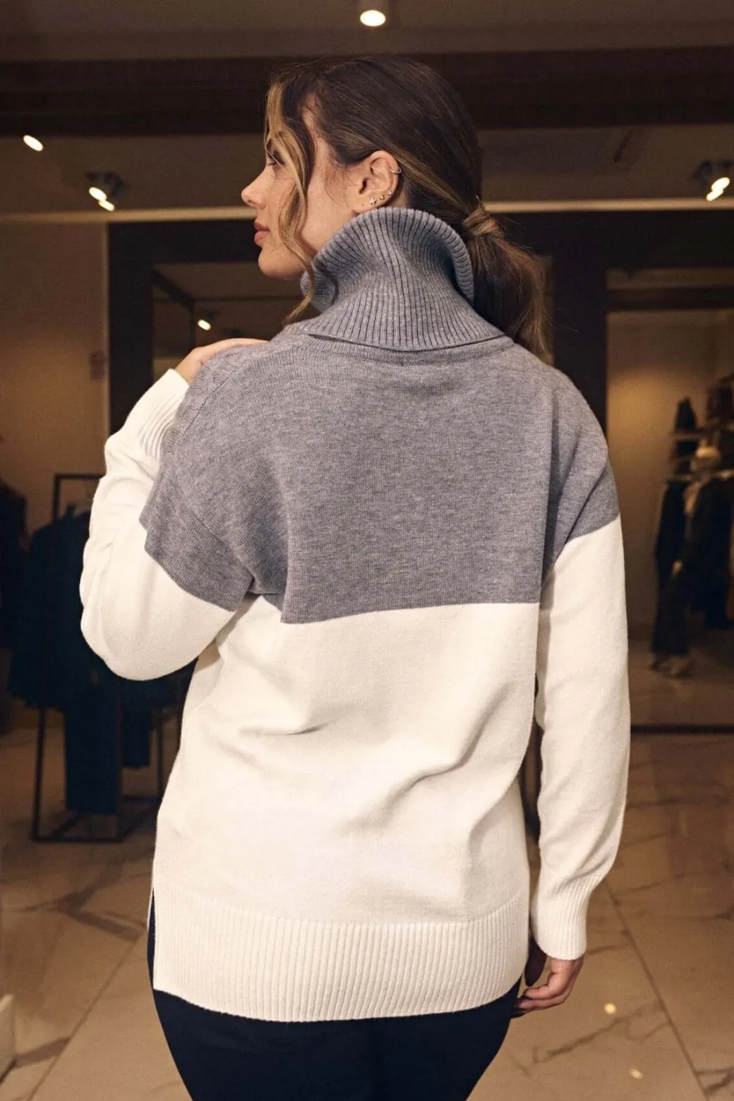 Maglia bicolor con trecce e collo removibile OFF WHITE