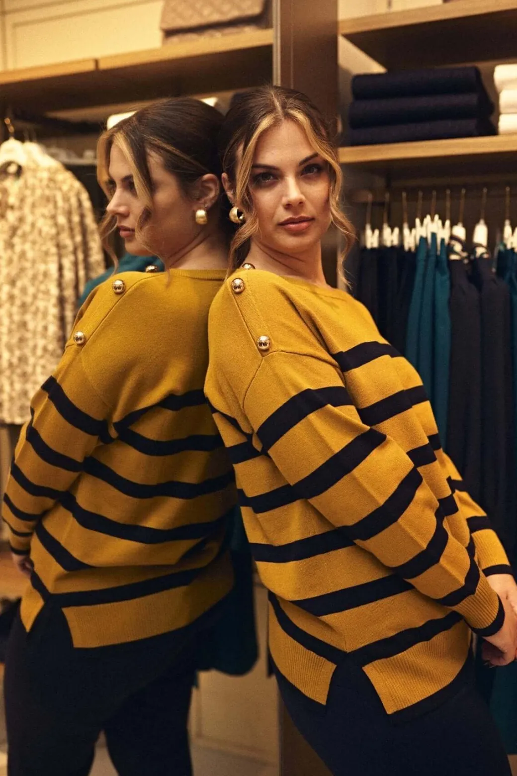 Maglia con motivo a righe e dettagli di bottoni sulle spalle TAPENADE