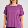 Maglia in filato di viscosa elasticizzata tinta unita con scollo roton