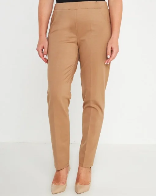 Pantaloni slim fit con vita elastica e dettaglio frontale di piega di