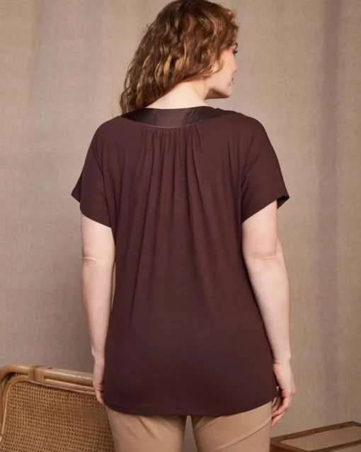 T-shirt kimono in jersey di viscosa elasticizzata con scollo a V con f
